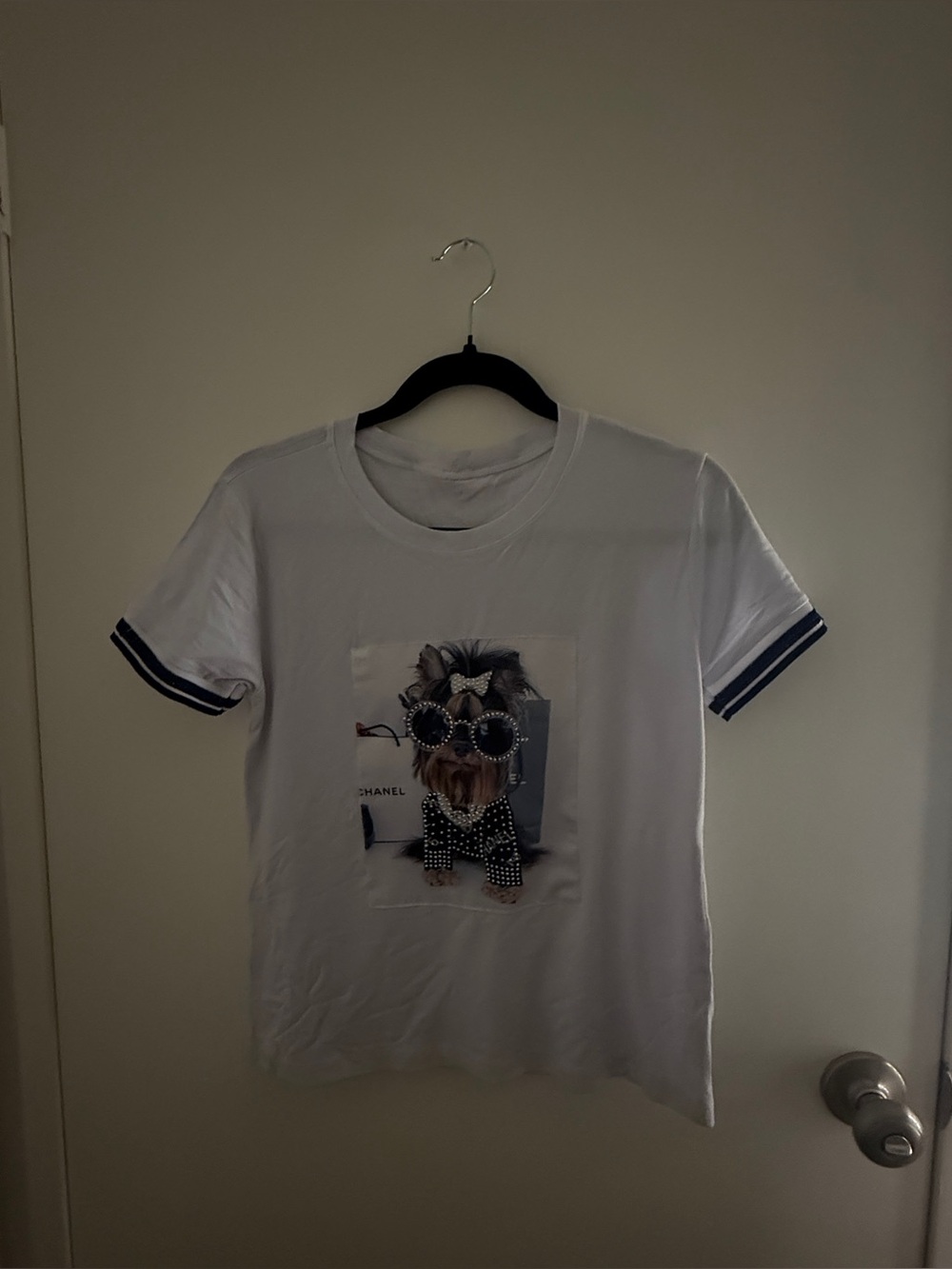 White Graphic Men’s T-Shirt with Dog Print